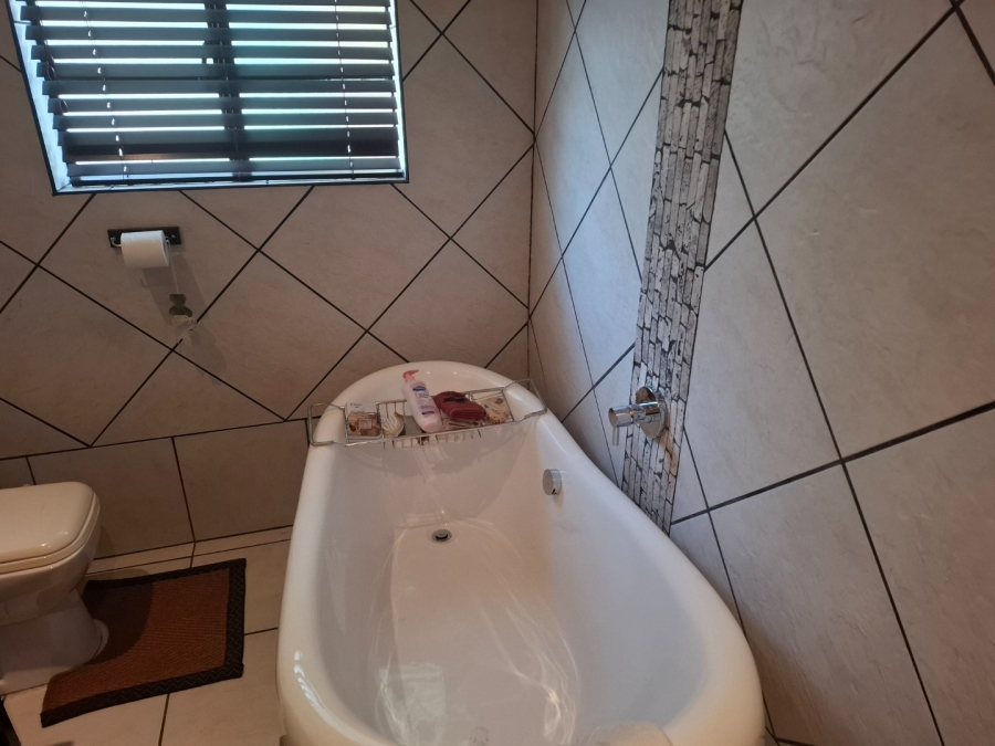 3 Bedroom Property for Sale in Eastleigh Ridge Gauteng