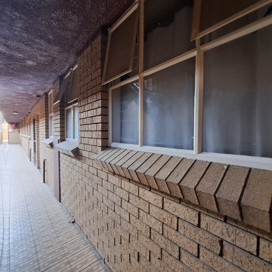 2 Bedroom Property for Sale in Pretoria Gardens Gauteng