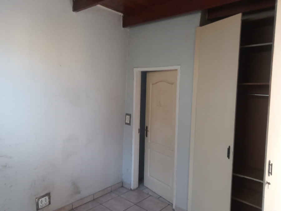 1 Bedroom Property for Sale in Illiondale Gauteng
