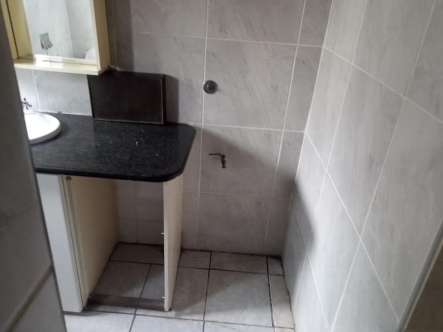 1 Bedroom Property for Sale in Illiondale Gauteng