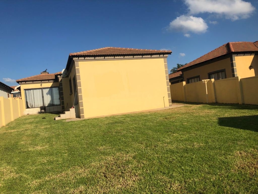 To Let  Bedroom Property for Rent in Thatchfield Estate Gauteng