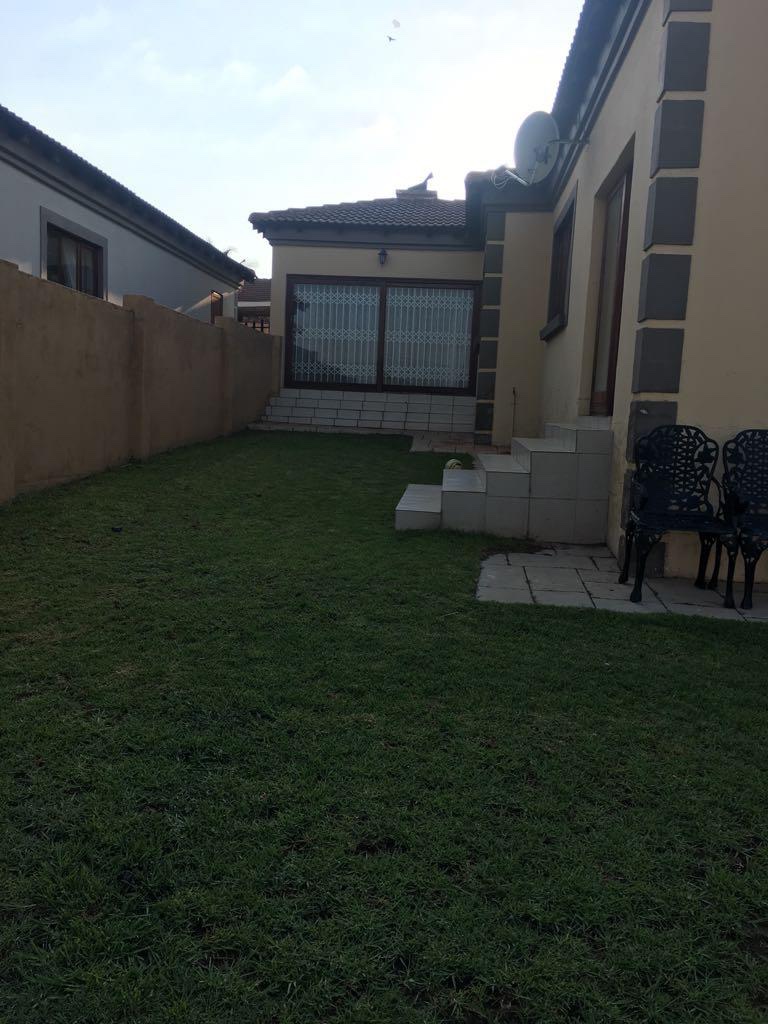 To Let  Bedroom Property for Rent in Thatchfield Estate Gauteng