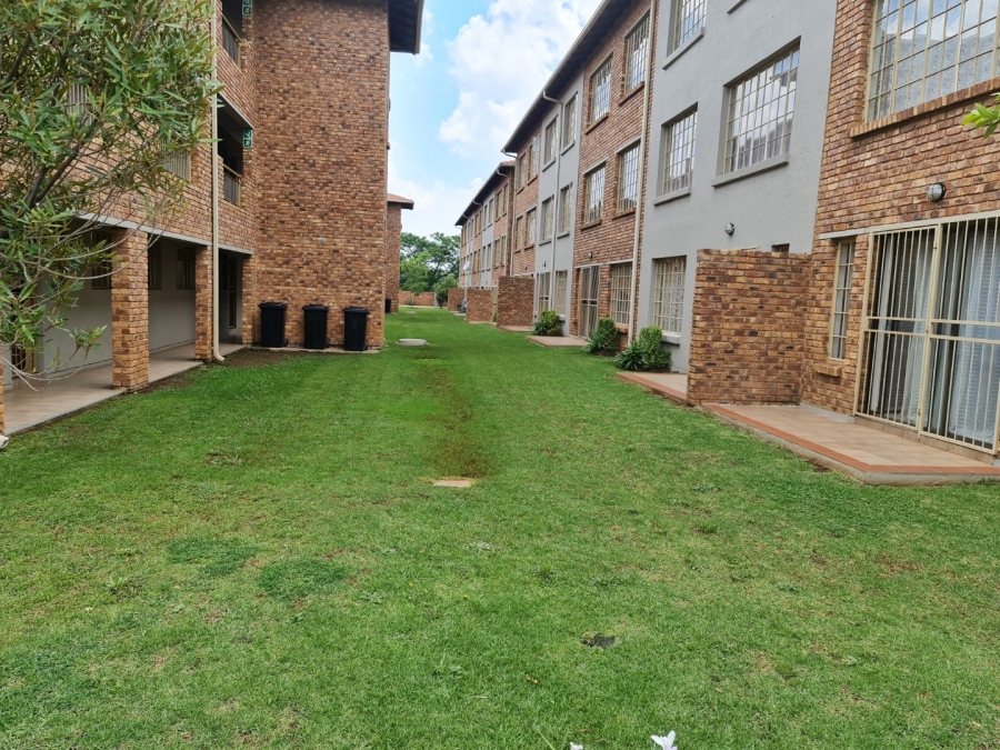 2 Bedroom Property for Sale in Hughes Gauteng