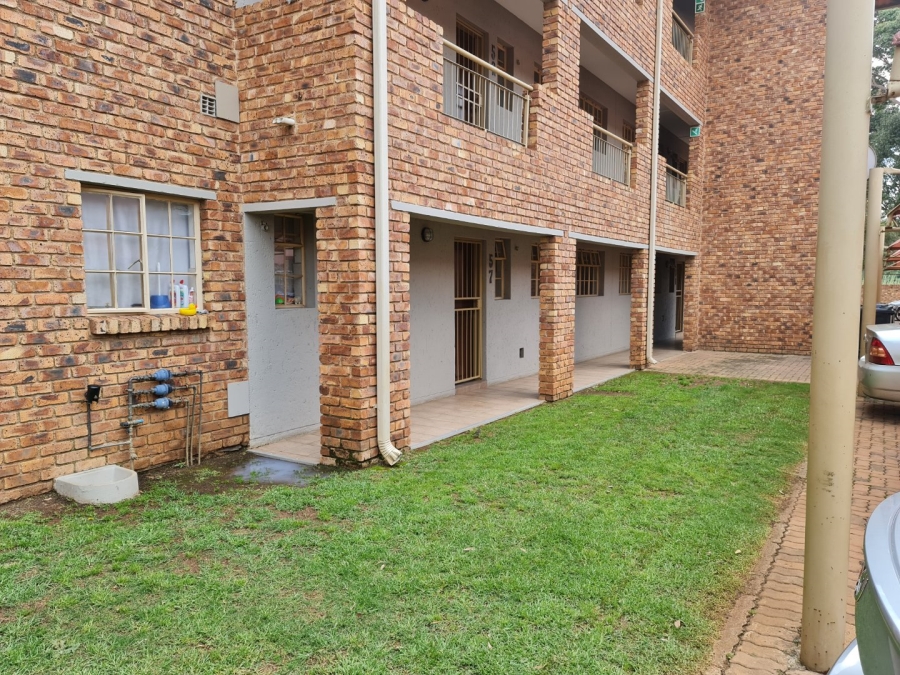 2 Bedroom Property for Sale in Hughes Gauteng