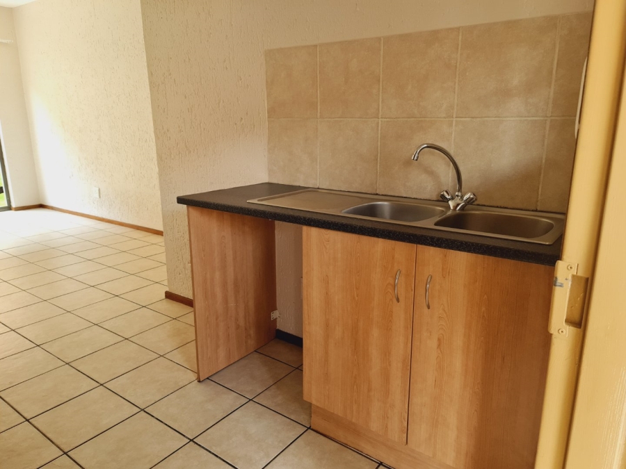 2 Bedroom Property for Sale in Hughes Gauteng