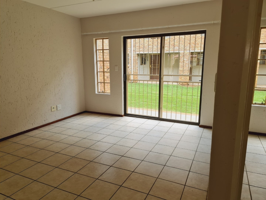 2 Bedroom Property for Sale in Hughes Gauteng
