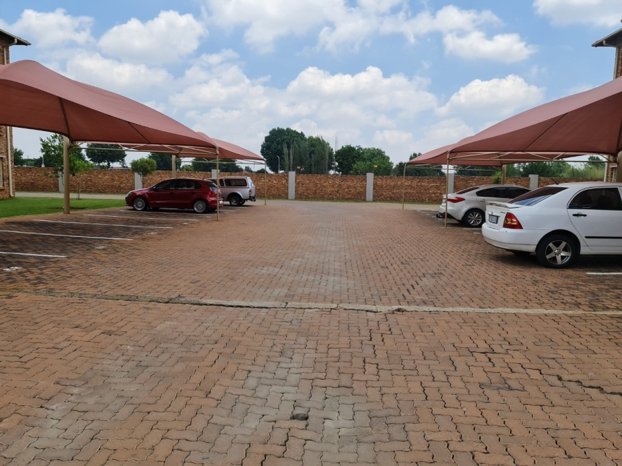 2 Bedroom Property for Sale in Hughes Gauteng