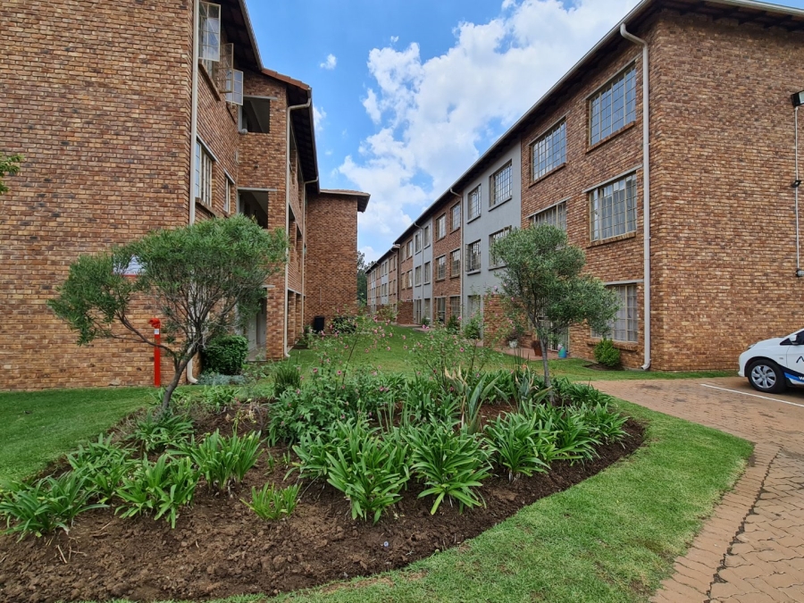 2 Bedroom Property for Sale in Hughes Gauteng