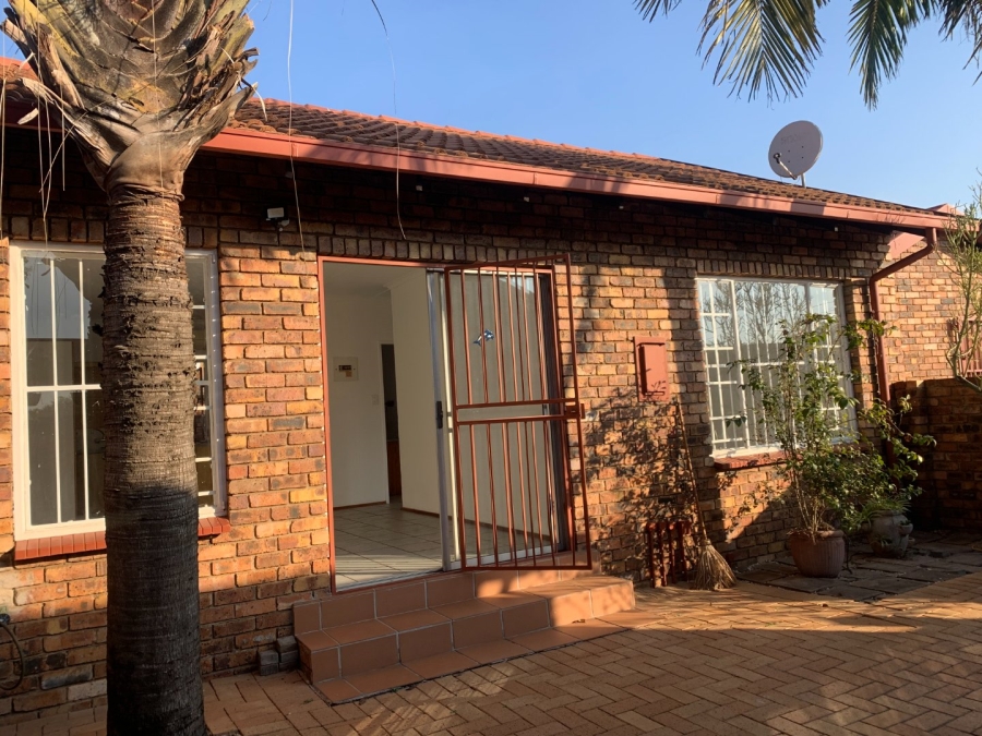To Let 2 Bedroom Property for Rent in Highveld Gauteng