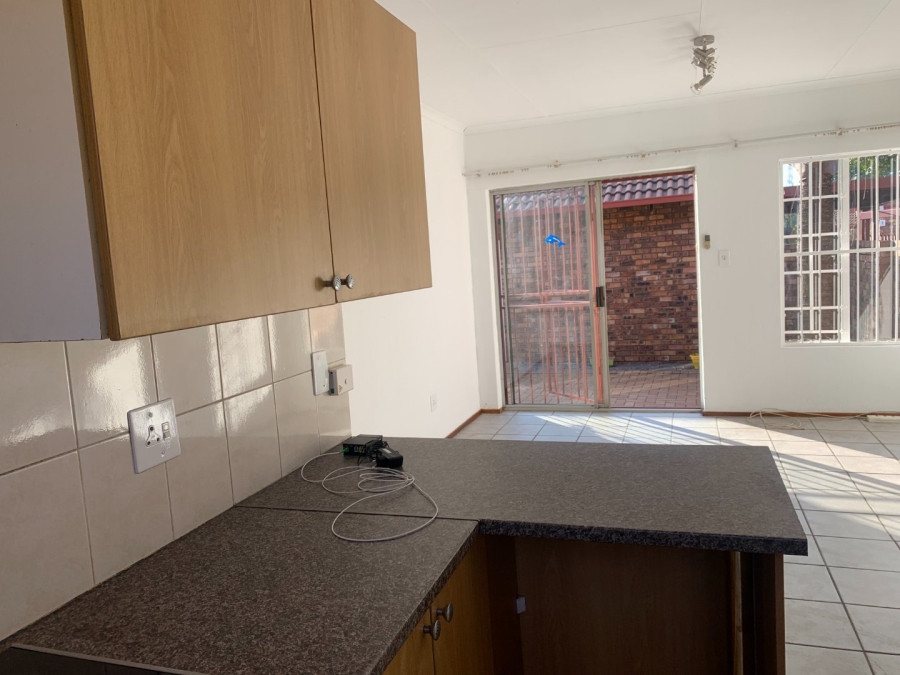 To Let 2 Bedroom Property for Rent in Highveld Gauteng