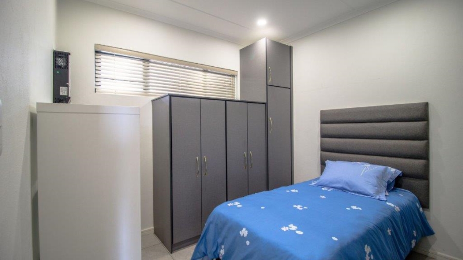 2 Bedroom Property for Sale in Greenstone Hill Gauteng