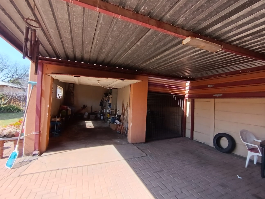 3 Bedroom Property for Sale in Mountain View Gauteng