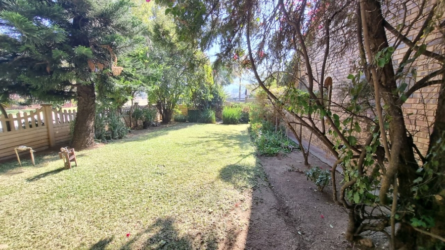 3 Bedroom Property for Sale in Mountain View Gauteng