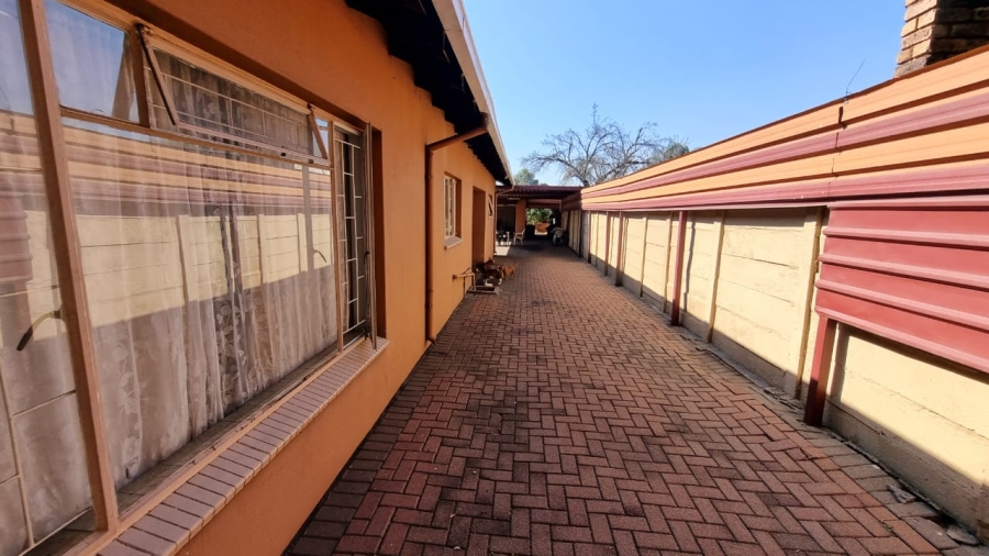 3 Bedroom Property for Sale in Mountain View Gauteng