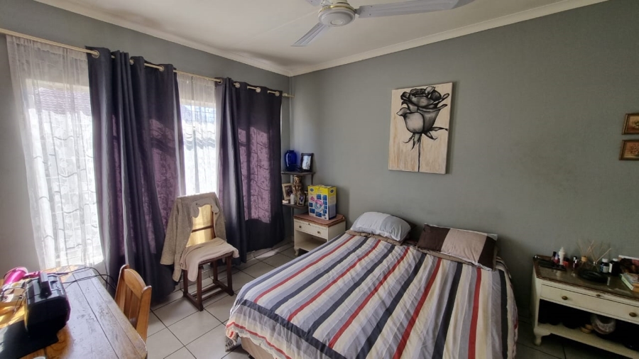3 Bedroom Property for Sale in Mountain View Gauteng