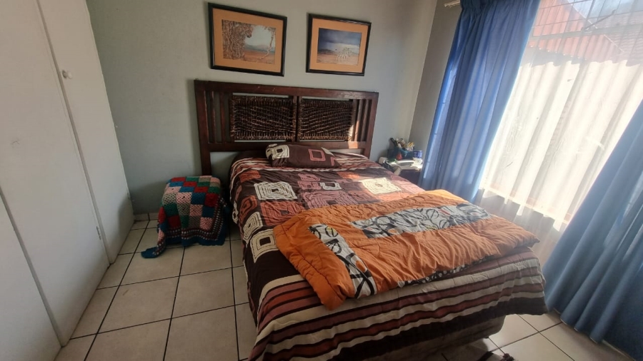 3 Bedroom Property for Sale in Mountain View Gauteng