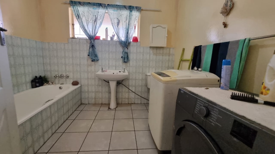 3 Bedroom Property for Sale in Mountain View Gauteng