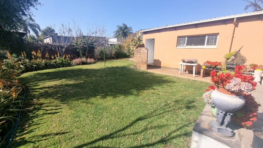 3 Bedroom Property for Sale in Mountain View Gauteng