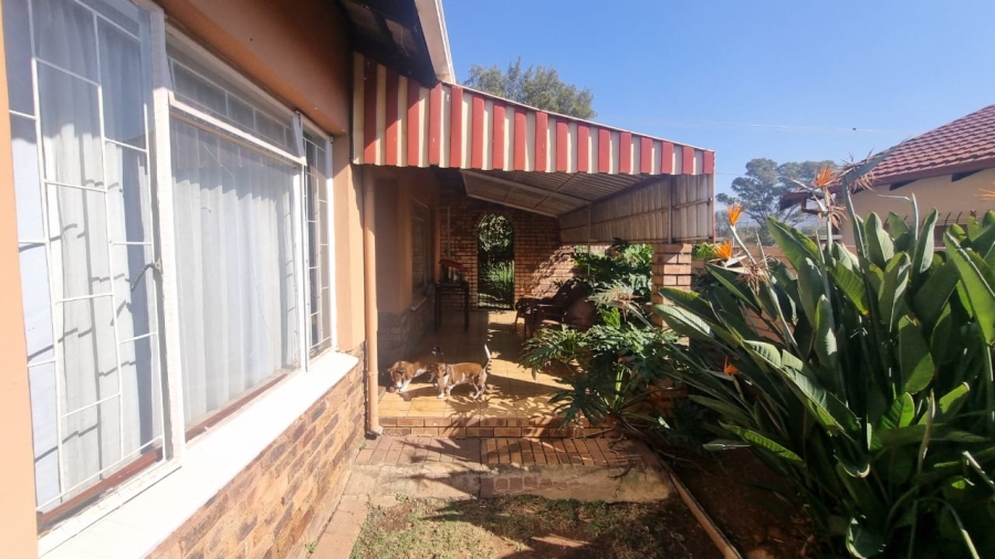 3 Bedroom Property for Sale in Mountain View Gauteng