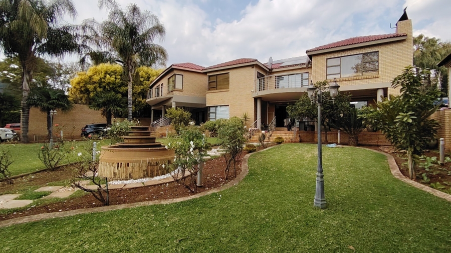 8 Bedroom Property for Sale in Eldoglen Gauteng