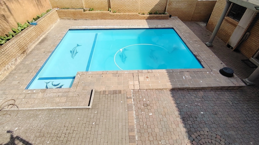 8 Bedroom Property for Sale in Eldoglen Gauteng