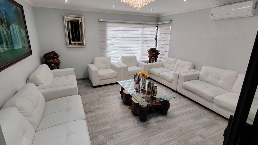 8 Bedroom Property for Sale in Eldoglen Gauteng