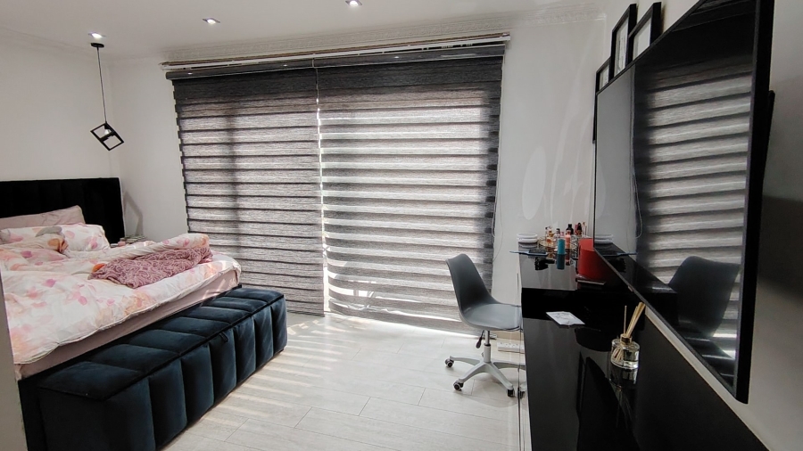 8 Bedroom Property for Sale in Eldoglen Gauteng