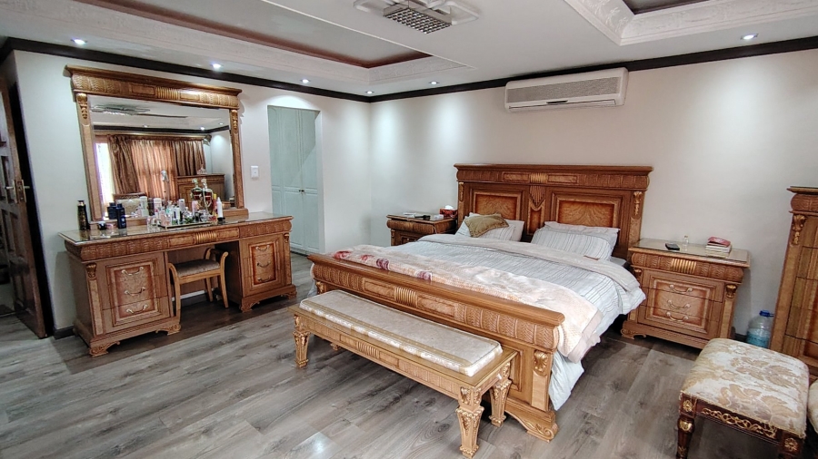 8 Bedroom Property for Sale in Eldoglen Gauteng