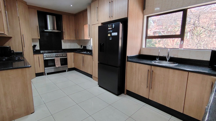 8 Bedroom Property for Sale in Eldoglen Gauteng