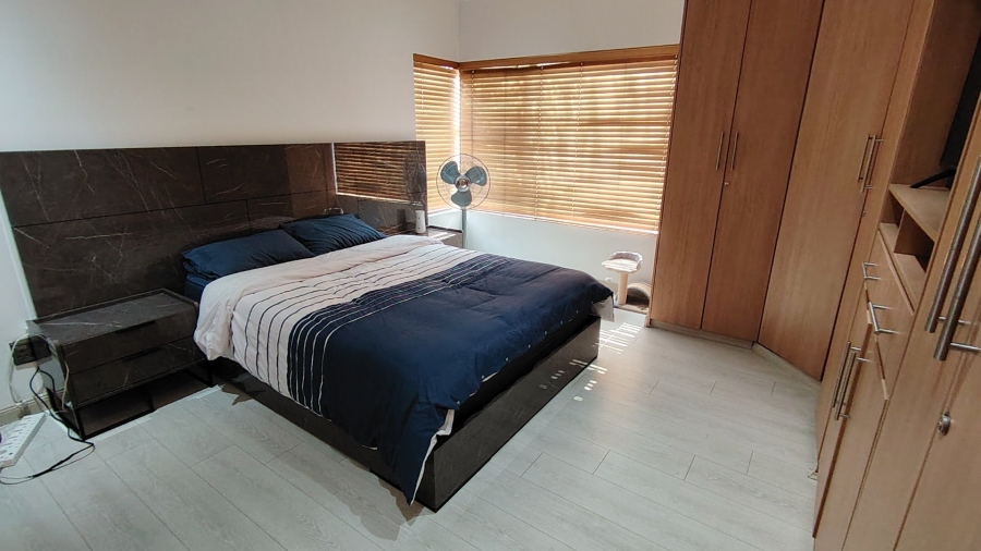 8 Bedroom Property for Sale in Eldoglen Gauteng