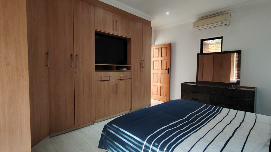 8 Bedroom Property for Sale in Eldoglen Gauteng