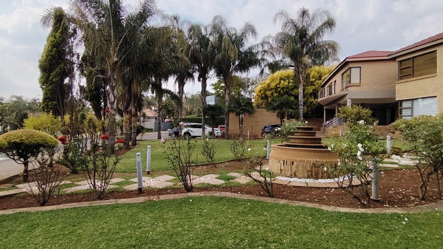 8 Bedroom Property for Sale in Eldoglen Gauteng