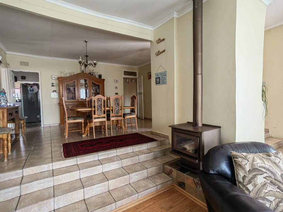 5 Bedroom Property for Sale in Sophiatown Gauteng