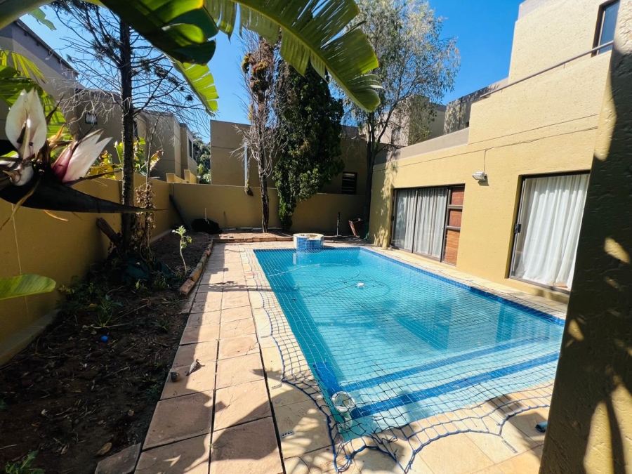 3 Bedroom Property for Sale in Halfway Gardens Gauteng