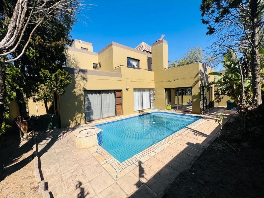 3 Bedroom Property for Sale in Halfway Gardens Gauteng