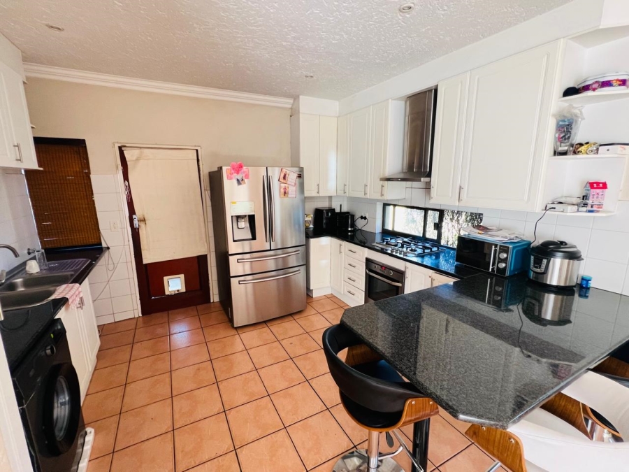 3 Bedroom Property for Sale in Halfway Gardens Gauteng