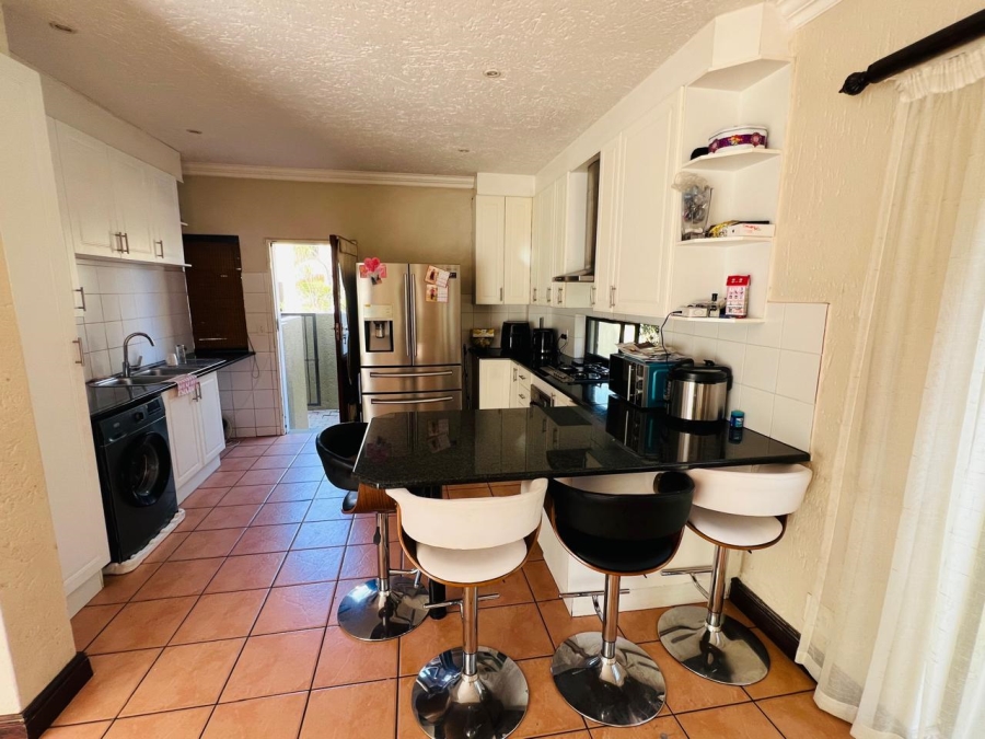 3 Bedroom Property for Sale in Halfway Gardens Gauteng