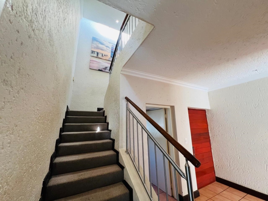 3 Bedroom Property for Sale in Halfway Gardens Gauteng