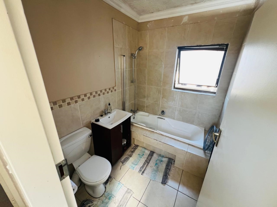 3 Bedroom Property for Sale in Halfway Gardens Gauteng