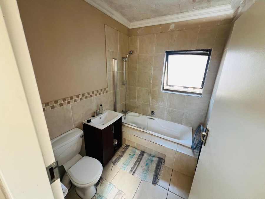 3 Bedroom Property for Sale in Halfway Gardens Gauteng