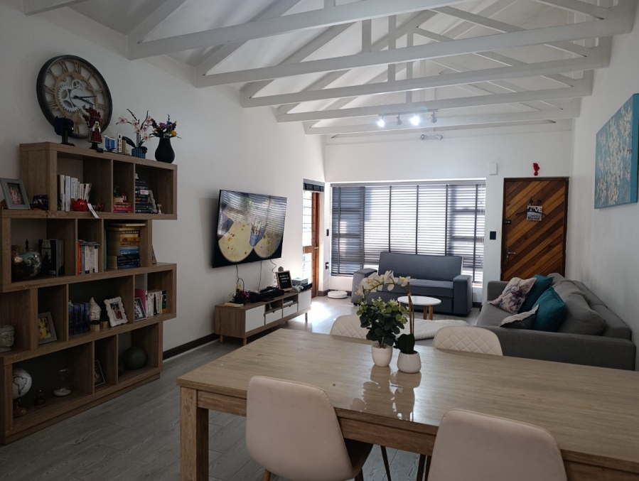 2 Bedroom Property for Sale in Illovo Gauteng