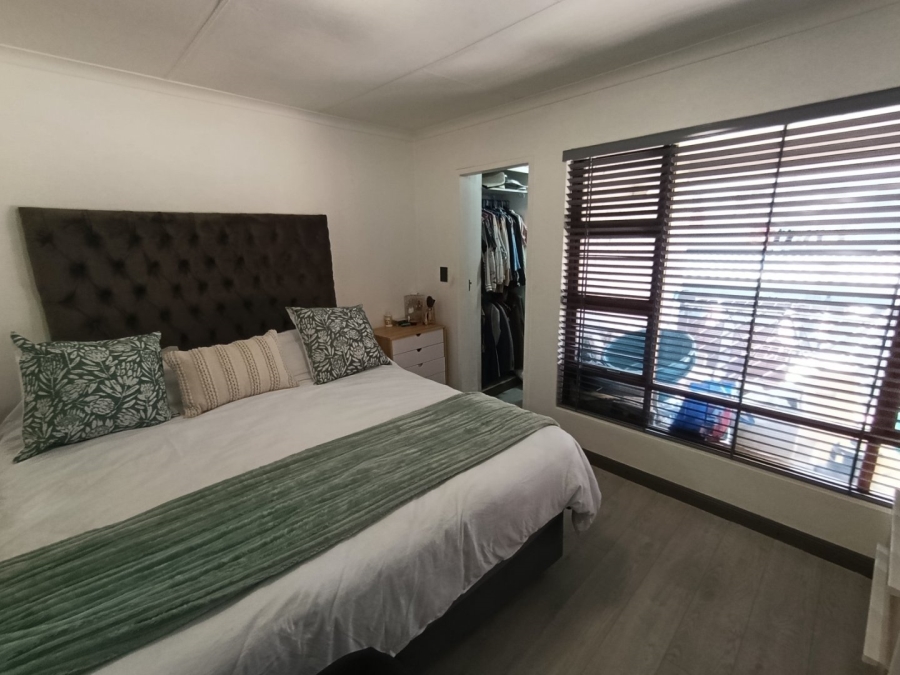 2 Bedroom Property for Sale in Illovo Gauteng