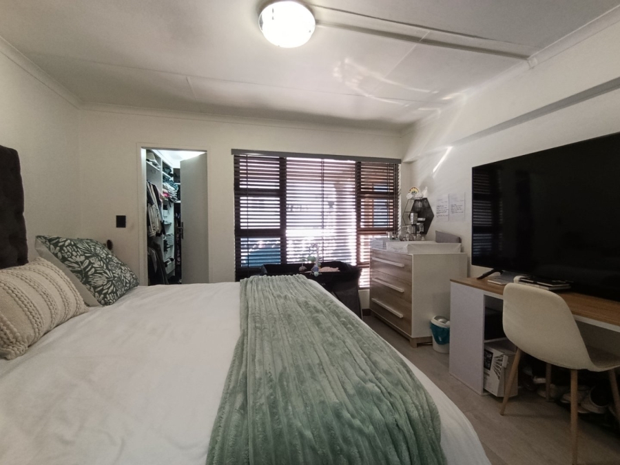 2 Bedroom Property for Sale in Illovo Gauteng
