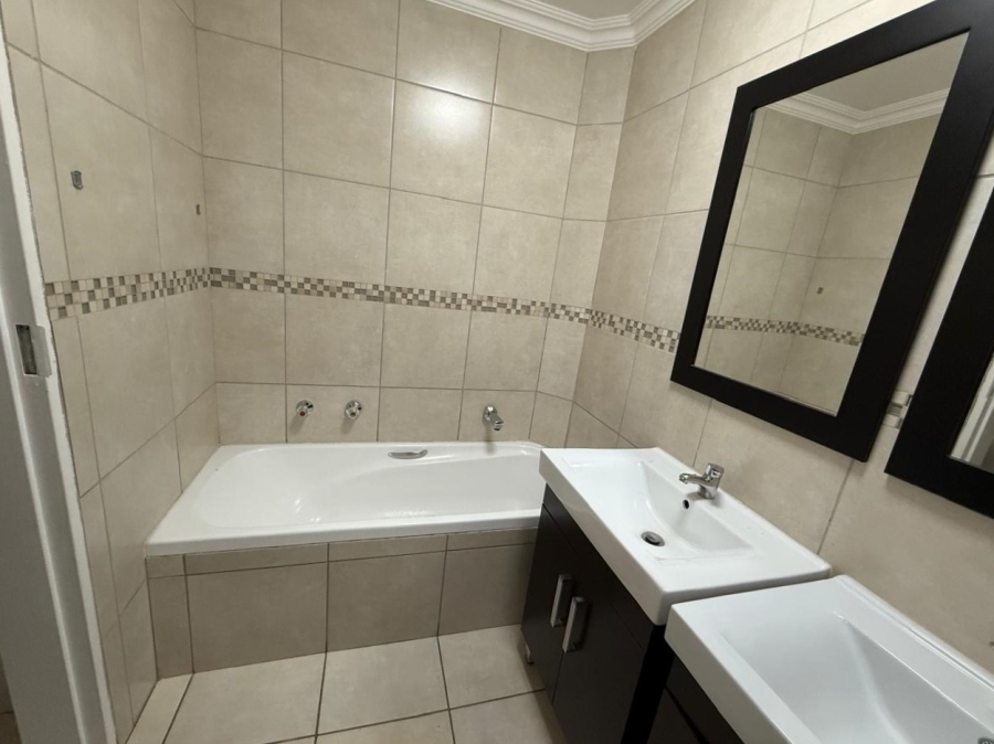 2 Bedroom Property for Sale in Illovo Gauteng