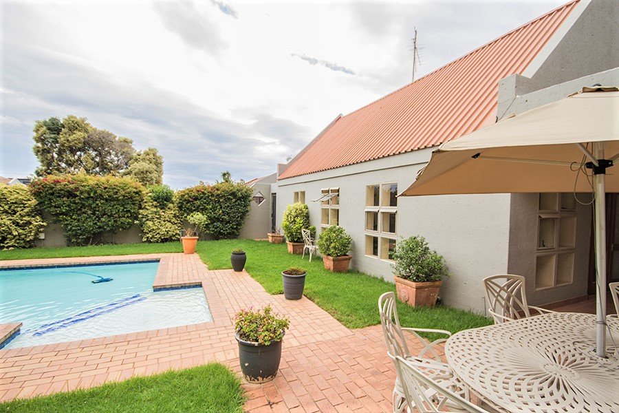 2 Bedroom Property for Sale in Illovo Gauteng