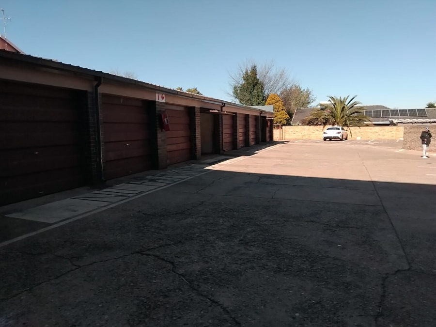 To Let 3 Bedroom Property for Rent in Florida Park Gauteng