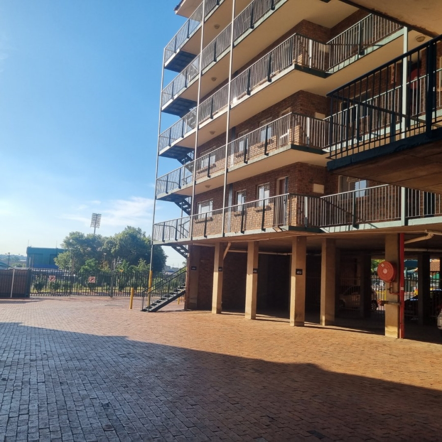 1 Bedroom Property for Sale in Die Hoewes Gauteng