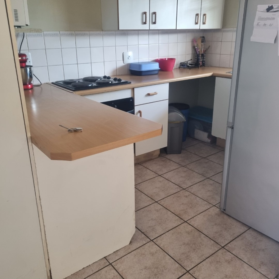 1 Bedroom Property for Sale in Die Hoewes Gauteng