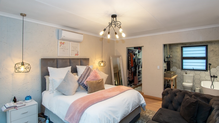 To Let 3 Bedroom Property for Rent in Magaliessig Gauteng