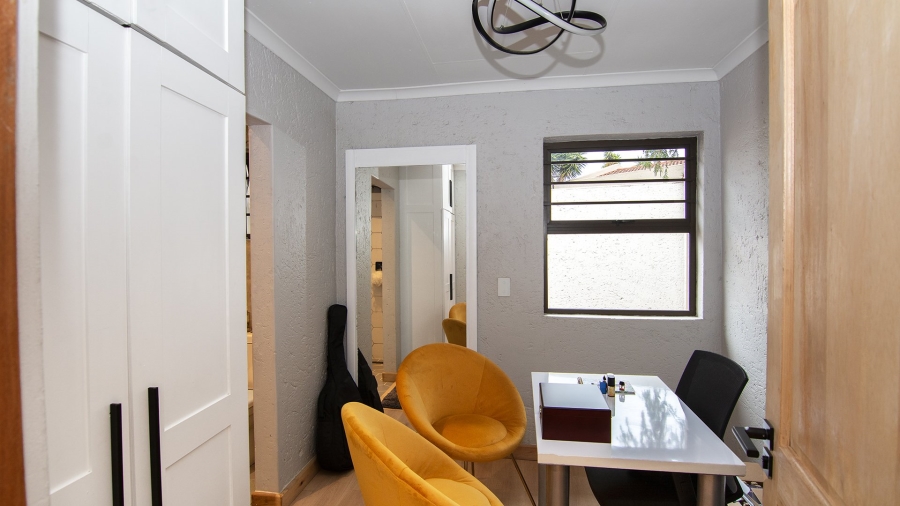 To Let 3 Bedroom Property for Rent in Magaliessig Gauteng